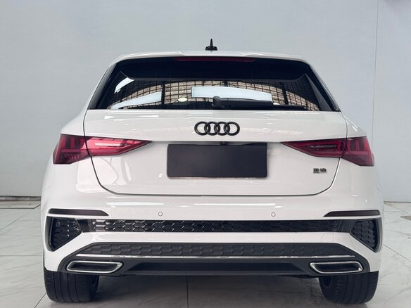 2022 Audi A3 Sportback 35 TFSI IV (8Y), белый, 2050000 рублей - вид 4