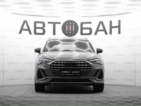 2025 Audi Q3 45 TFSI II (F3), серый, 4699900 рублей - вид 1