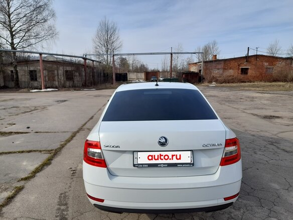 2020 Skoda Octavia III (A7) Рестайлинг, белый, 2150000 рублей - вид 11