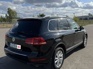 2011 Volkswagen Touareg II, чёрный, 2500000 рублей, вид 2