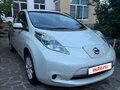 2012 Nissan Leaf (EM61) I (ZE0/AZE0), белый, 950000 рублей - вид 1