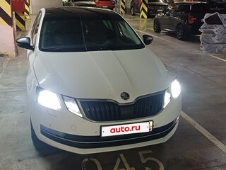 2019 Skoda Octavia III (A7) Рестайлинг, белый, 1300000 рублей, вид 2