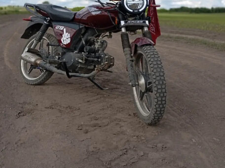 2025 Racer Alpha, красный, 50000 рублей, вид 1
