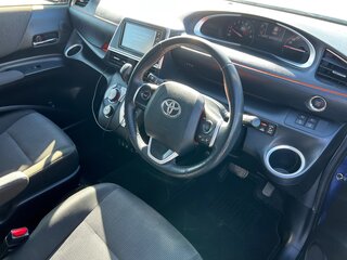 2020 Toyota Sienta II Рестайлинг, синий, 1450000 рублей, вид 4
