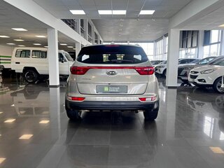 2017 Kia Sportage IV, серебристый, 1950000 рублей, вид 4