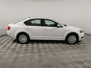 2020 Skoda Octavia III (A7) Рестайлинг, белый, 1750000 рублей, вид 4