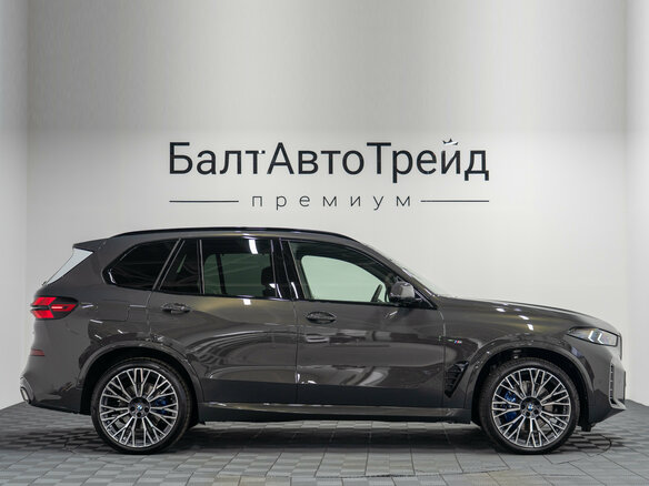 2026 BMW X5 30d IV (G05/G18) Рестайлинг, серый, 15850000 рублей - вид 5