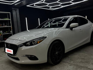 2018 Mazda 3 III (BM) Рестайлинг, белый, 1650000 рублей, вид 3
