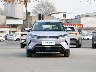 2026 BYD Yuan Up 32 kWh, серебристый, 1850033 рублей, вид 2
