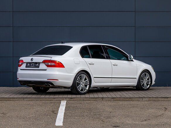 2013 Skoda Superb II Рестайлинг, белый, 1195000 рублей - вид 5
