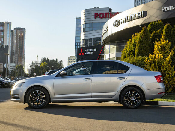 2017 Skoda Octavia III (A7) Рестайлинг, серебристый, 1448000 рублей - вид 5