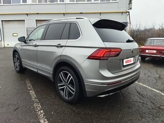 2020 Volkswagen Tiguan II, серый, 4300000 рублей, вид 4