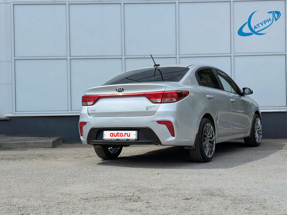2018 Kia Rio IV, серебристый, 1165000 рублей - вид 4