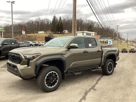 Toyota Tacoma IV