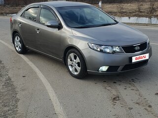 2010 Kia Cerato 4-speed II, серый, 700000 рублей, вид 2