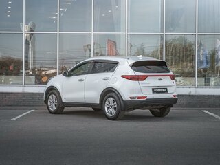 2017 Kia Sportage IV, белый, 1830000 рублей, вид 2