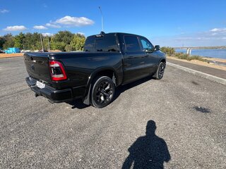 2021 Ram 1500 Quad Cab V, чёрный, 9000000 рублей, вид 5