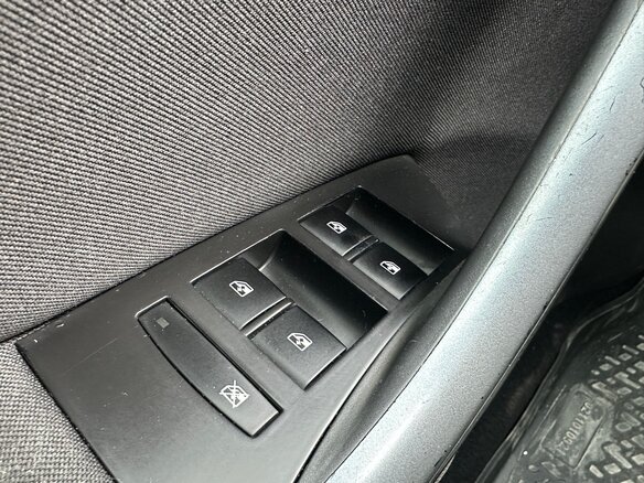 2013 Opel Astra J Рестайлинг, белый - вид 9