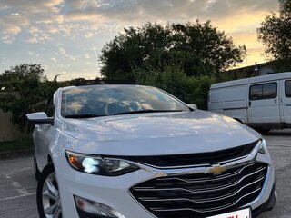 2019 Chevrolet Malibu IX Рестайлинг, белый, 1400000 рублей, вид 4