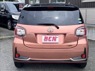 2020 Toyota Passo III Рестайлинг, розовый, 820000 рублей, вид 4