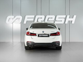 2020 BMW 5 серии 520d xDrive VII (G30/G31/G38) Рестайлинг, белый, 4670000 рублей, вид 4