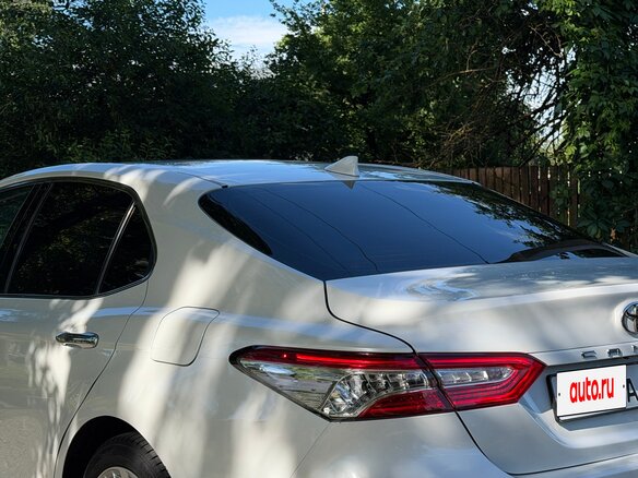 2019 Toyota Camry VIII (XV70), белый, 2000000 рублей - вид 8