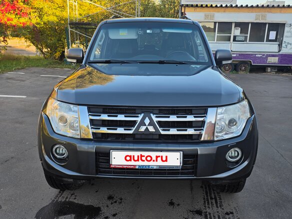 2012 Mitsubishi Pajero IV Рестайлинг 1, серый - вид 1
