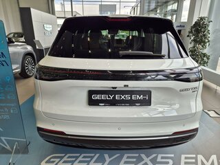 2026 Geely EX5 Гибрид EM-R, белый, 3829990 рублей, вид 5