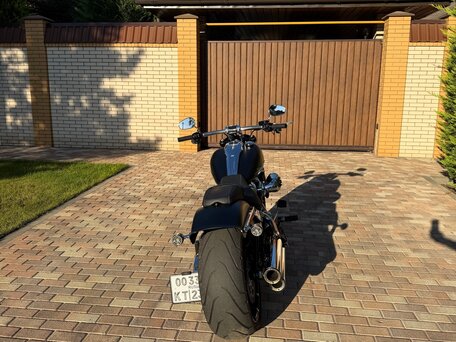 2023 Harley-Davidson Breakout, чёрный, 2700000 рублей, вид 3