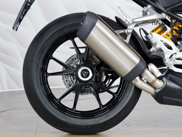 2024 Triumph Speed Triple, красный, 1699000 рублей - вид 8