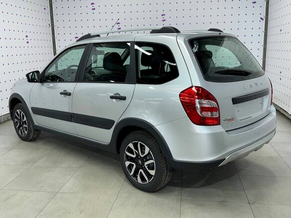 2026 Lada (ВАЗ) Granta Cross I Рестайлинг, серебристый, 1250000 рублей - вид 6