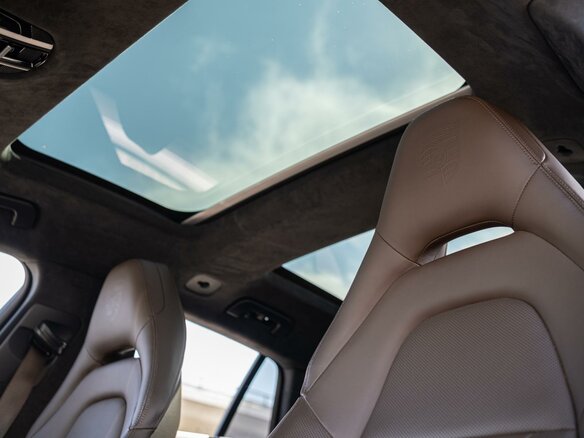 2019 Porsche Panamera 4 Sport Turismo II, серый - вид 15