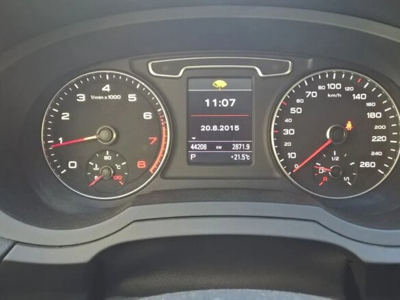 2012 Audi Q3 I (8U), коричневый, 1825000 рублей - вид 8