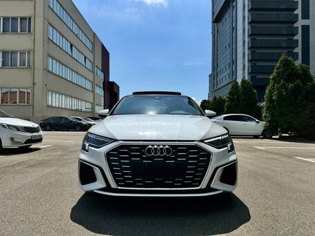 2023 Audi A3 Sportback 35 TFSI IV (8Y), белый, 1955000 рублей, вид 4