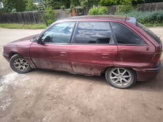 1996 Opel Astra 16LZ2 F, красный, 75000 рублей, вид 4