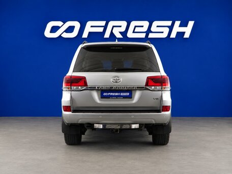 2016 Toyota Land Cruiser 200 Series Рестайлинг 2, серебристый, 4599321 рублей, вид 4