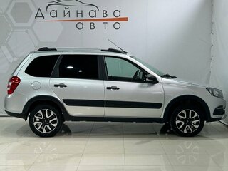 2026 Lada (ВАЗ) Granta Cross I Рестайлинг, серебристый, 1246000 рублей, вид 4