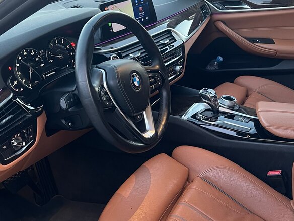 2017 BMW 5 серии 530i xDrive VII (G30/G31/G38), белый, 2250000 рублей - вид 11