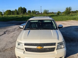 2012 Chevrolet Tahoe 6AT III, белый, 1800000 рублей, вид 2