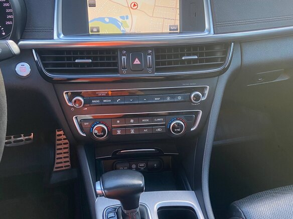 2017 Kia Optima IV, белый, 1850000 рублей - вид 16