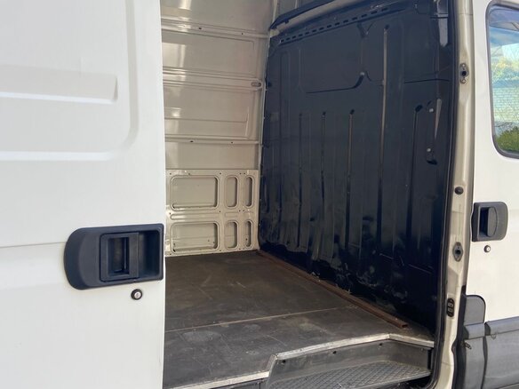 2009 Iveco Daily, белый, 2150000 рублей - вид 5
