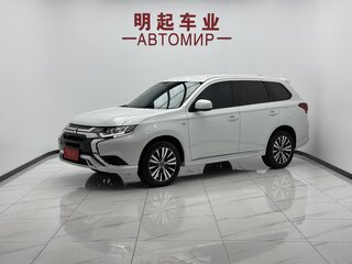 2023 Mitsubishi Outlander III Рестайлинг 3, белый, 2277700 рублей, вид 1