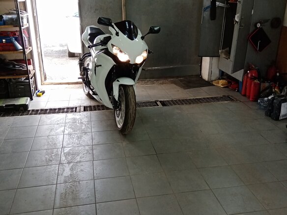 1998 Honda CBR 919RR Fireblade, белый, 395000 рублей - вид 4