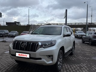 2019 Toyota Land Cruiser Prado 150 Series Рестайлинг 2, белый, 4999000 рублей, вид 1
