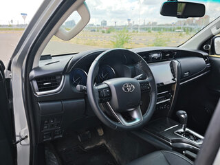 2022 Toyota Fortuner II Рестайлинг, серый, 6050000 рублей, вид 5