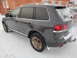 2008 Volkswagen Touareg I Рестайлинг, коричневый, 1170000 рублей, вид 3