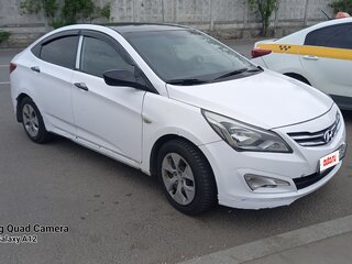 2014 Hyundai Solaris I, белый, 330000 рублей, вид 2