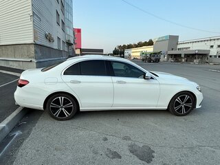 2020 Mercedes-Benz E-Класс 250 V (W213, S213, C238) Рестайлинг, белый, 4250000 рублей, вид 4