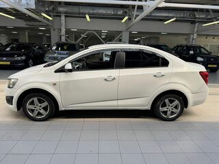2013 Chevrolet Aveo II, белый, 425000 рублей, вид 4