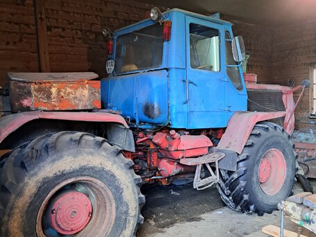 1988 ХТЗ Т-150К, красный, 450000 рублей, вид 2
